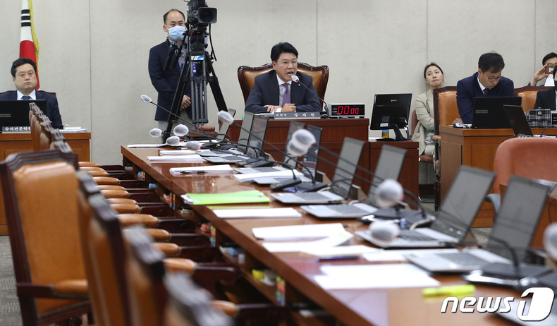 행안위회의보이콧나선더불어민주당의원들