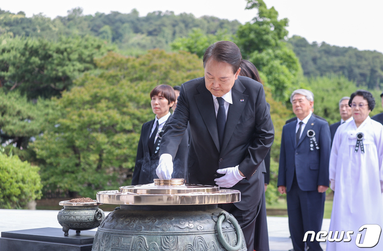 분향하는윤석열대통령