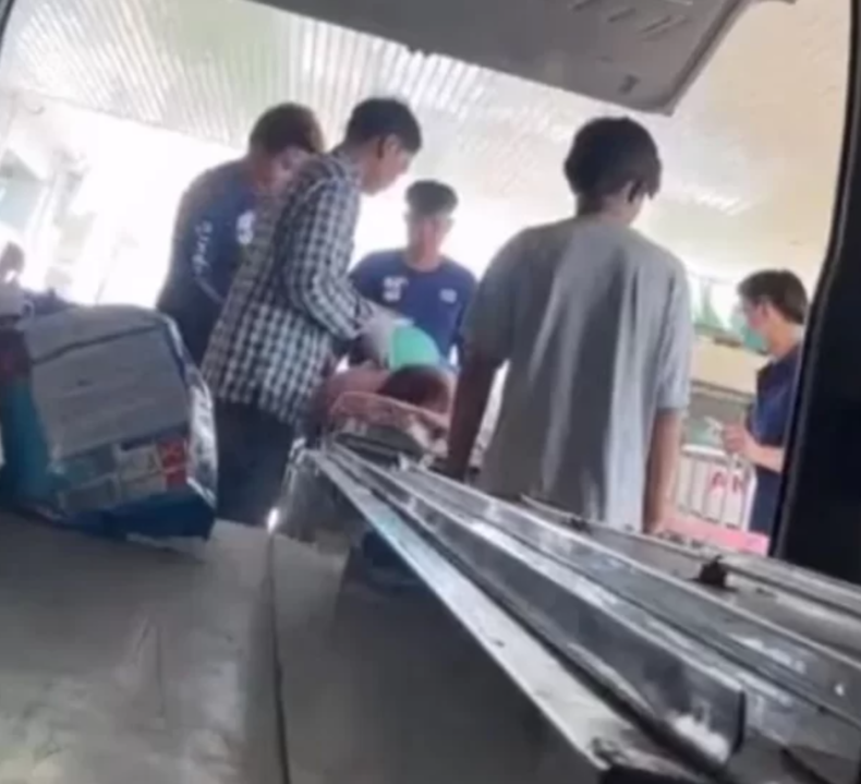 태국에서 사망 판정을 받은 한 40대 여성이 장례식으로 이송 중 갑자기 살아났다. / 사진:SNS