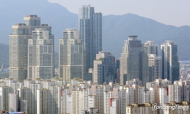 지난 달 말 서울 아파트의 매매가격 소폭 상승