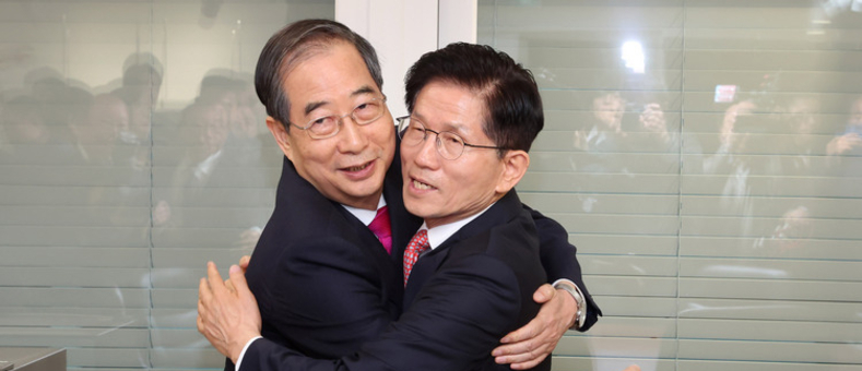 김문수 선대위원장 제안에… 김문수- 한덕수 회동에서 "논의하겠다"