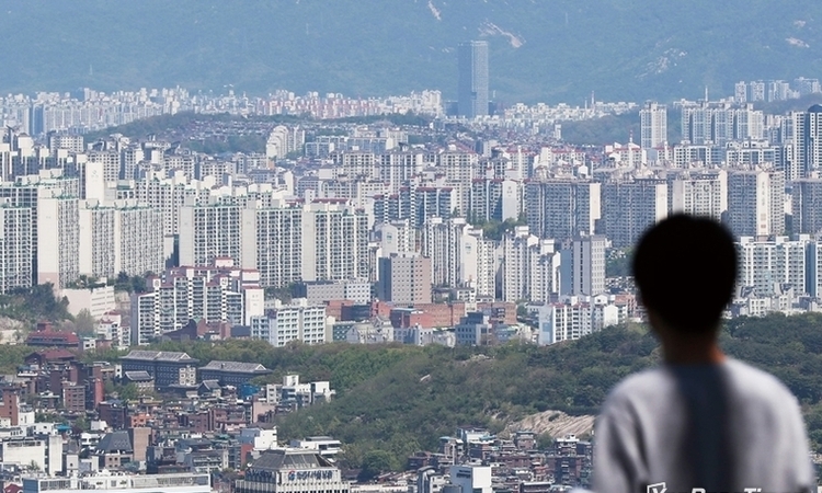 "전세 매물 씨 말랐다" 월세로 밀린 서민들…