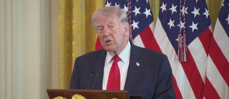 트럼프 “앞으로 2~3주 이란 대대적 타격 감행”