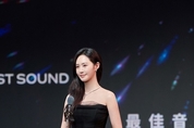 권유리, 홍콩에서 열린 ‘17회 아시아 필름 어워즈’ 글로벌 시상자로 나섰다!