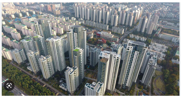▲올들어 수도권 아파트 3곳 중 1곳은 기존 전세보증금보다 매매가격이 낮아 '깡통전세' 가능성이 높은 것으로 나타났다. <사진=SNS>