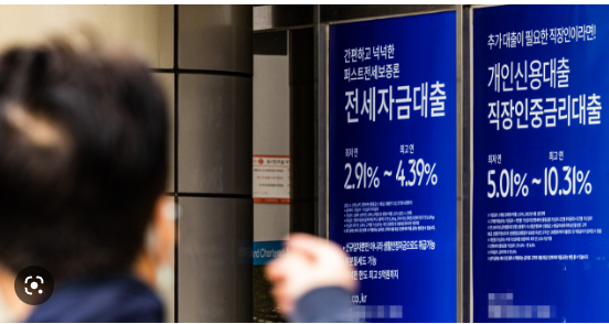 ▲지난주 주담대 금리가 3% 후반대에 진입했던 인터넷전문은행들도 다시 4%대로 올라가면서 서민들의 고통이 가중되고 있다. <사진=SNS>