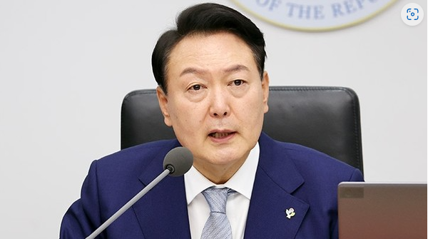 ▲지난 10일 오후 윤석열 대통령이 전북 군산 현대중공업 군산조선소에서 열린 선박 블록 첫 출항식에서 축사하고 있다. <대통령실통신사진기자단>