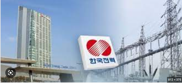 ▲정부가 한국전력공사의 적자를 해소하기 위해 가파르게 전기요금을 올리고 있지만, 여전히 전력 구입단가가 판매단가보다 더 비싼 것으로 나타났다. 이에 2분기 전기 요금 인상에 무게가 실리는 모양새다. <사진=SNS>