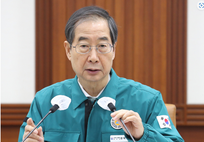 ▲17일 오전 한덕수 국무총리가 서울 종로구 정부서울청사에서 코로나19 중앙재난안전대책본부(중대본) 및 봄철 산불 대응상황 점검회의에 참석해 발언하고 있다. <사진=SNS>