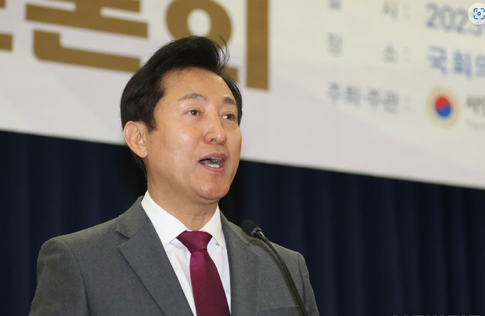 ▲오세훈 서울시장이 지난 16일 오후 서울 여의도 국회 의원회관에서 열린 '초고령화시대 대비, 지하철 무임수송제도 운용 이대로 괜찮은가?' 노인 무임수송 정책토론회에서 축사를 하고 있다. <사진=SNS>