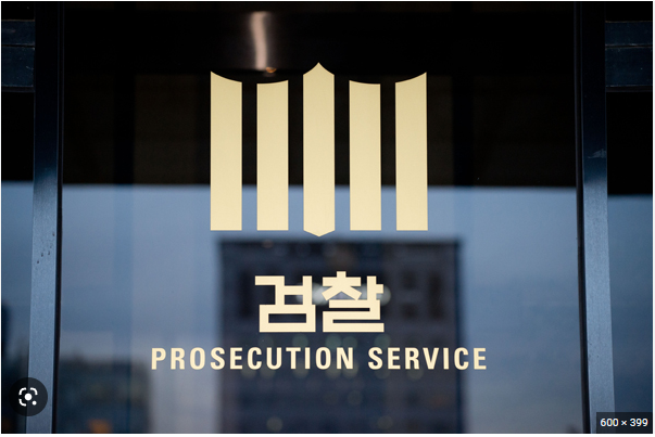 ▲해외 도피 끝에 지난 1월 17일 붙잡힌 김성태 전 쌍방울그룹 김 전 회장은 수원지검이 수사중인 쌍방울그룹 각종 비리 의혹의 핵심인물이다. 특정경제범죄가중처벌법상 횡령과 배임, 자본시장법위반, 증거인멸 등 혐의를 받고 있다. <사진=SNS>