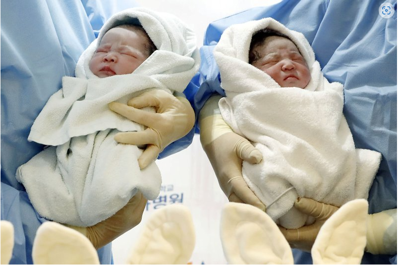▲2023년 새해 첫 아기가 1일 0시경 경기 고양시 일산 차병원에서 태어났다. <사진=차병원 제공>
