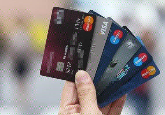 ▲카드사 및 보험사 최고경영자(CEO) 연봉이 30억원에 육박하는 것으로 드러났다. <사진=SNS>