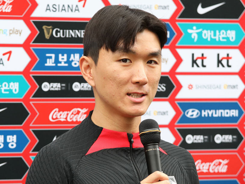 ▲ 축구대표팀 황인범이 22일 경기 파주시 축구 국가대표 트레이닝센터(NFC)에서 취재진과 인터뷰를 하고 있다. 대표팀은 24일 콜롬비아, 28일 우루과이와의 평가전을 앞두고 있다. <사진=연방타임즈>