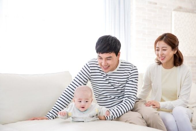 ▲ 주무부처인 고용부는 실태조사와 의견수렴 과정 등을 거쳐 여성들의 경력단절 예방 등을 위해 모성보호 제도 개편안을 올해 안에 마련하기 위해 준비 중이다. 모성보호 개편안에는 육아휴직 기간 확대와 육아기·임신기 근로시간 단축, 배우자의 출산휴가 기간 확대 등이 포함될 전망이다. <사진=SNS>