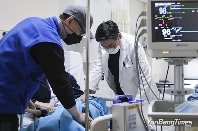11일부터 20개 병원에 군의관·공중보건의 파견…비상진료체계 강화