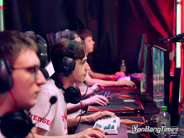 Phygital athletes competing against each other on the digital side of phygital