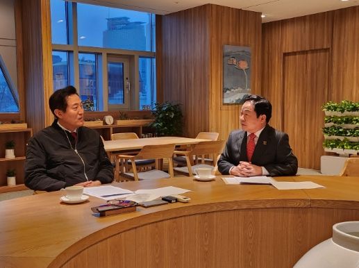 ▲ 주광덕 남양주시장, 광역교통체계 개선 협력 추진 위해 오세훈 서울시장 만나